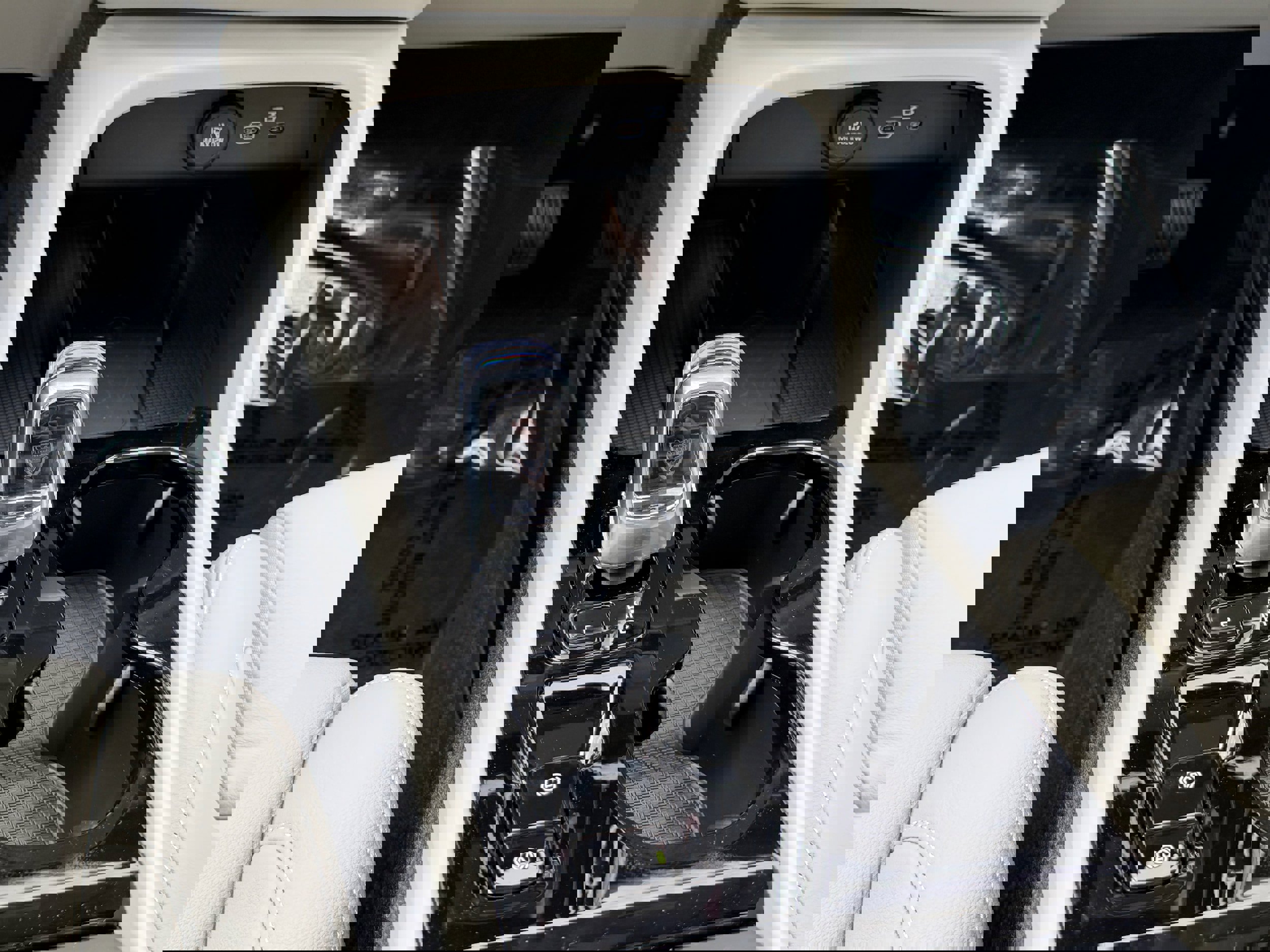 New 2026 Volvo XC40 B4 Plus w/ Protection Package Premier FWD image 13