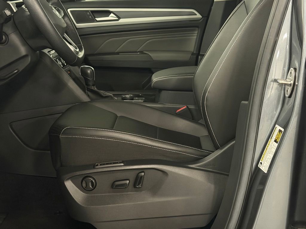 Used 2023 Volkswagen Atlas SEL R-Line AWD/4WD image 12