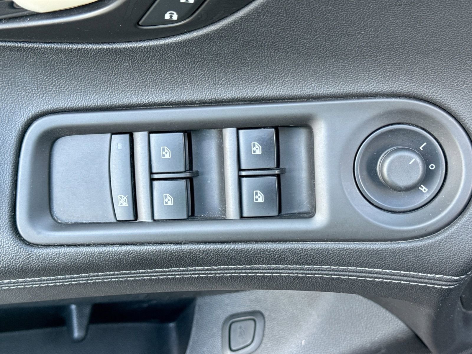 Used 2015 Buick LaCrosse FWD image 16