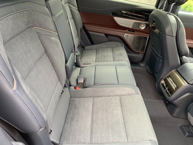 New 2026 Lincoln Nautilus Black Label w/ Jet Appearance Package AWD/4WD image 14