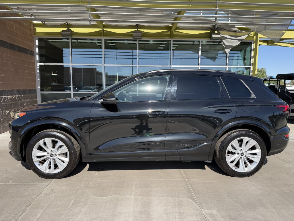 Used 2025 Audi Q6 e-tron Premium w/ Convenience Package RWD image 7