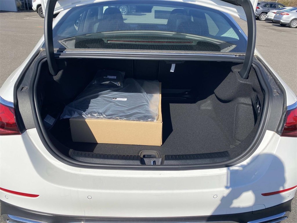 New 2025 Mercedes-Benz E 350 Sedan image 9