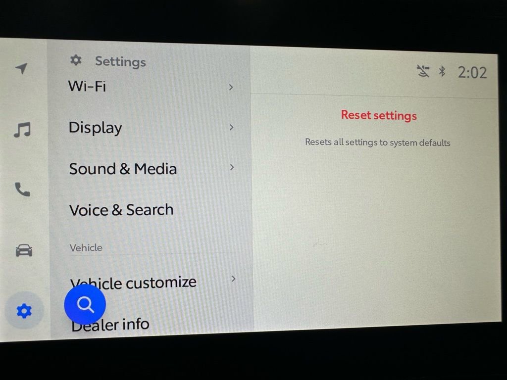 Used 2025 Toyota RAV4 XLE image 33