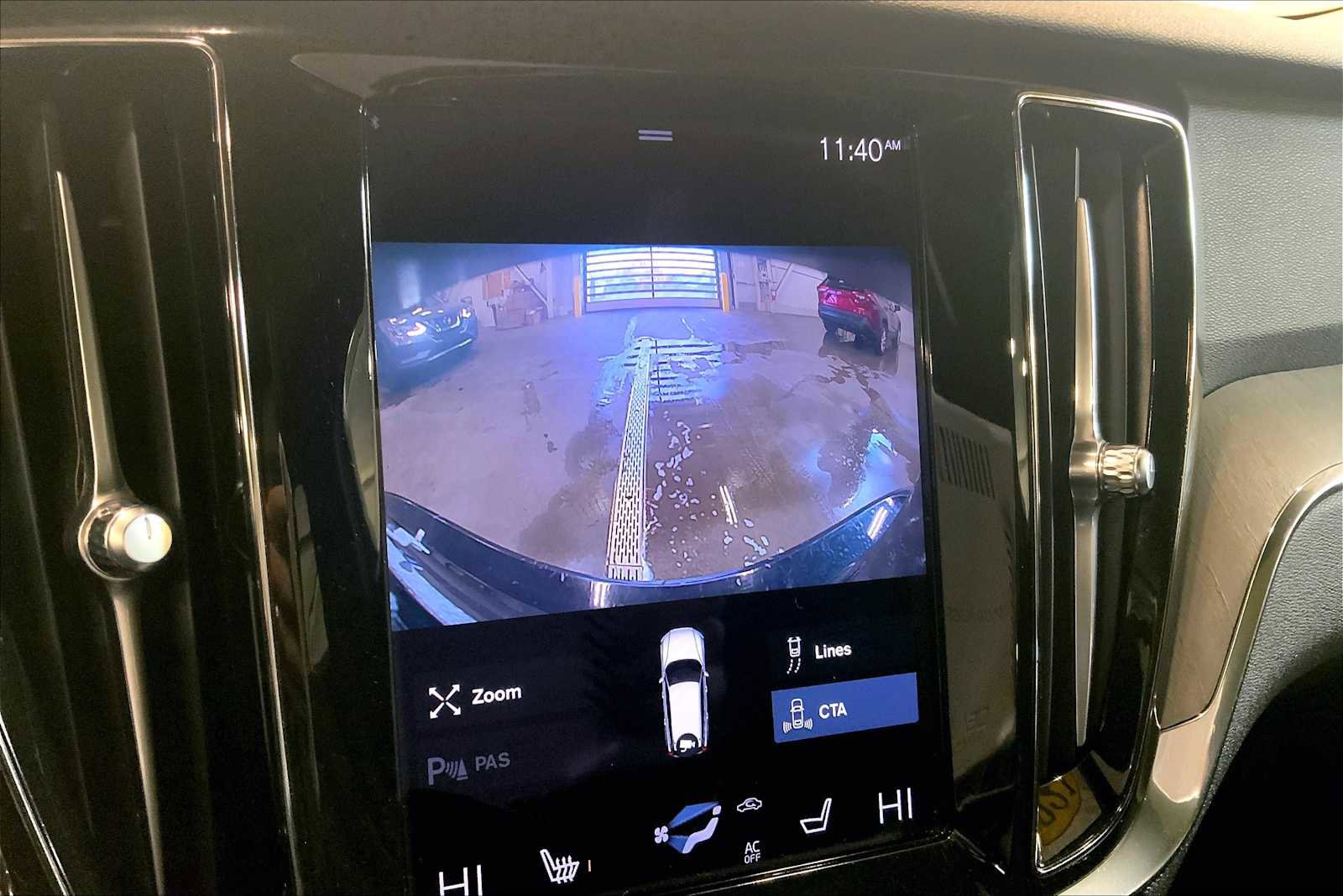 Used 2021 Volvo V60 T5 Cross Country image 29