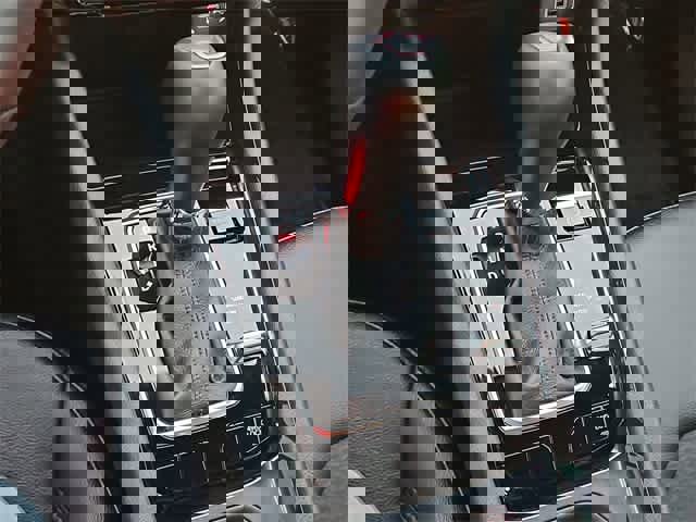 Used 2025 Jeep Compass Latitude image 30