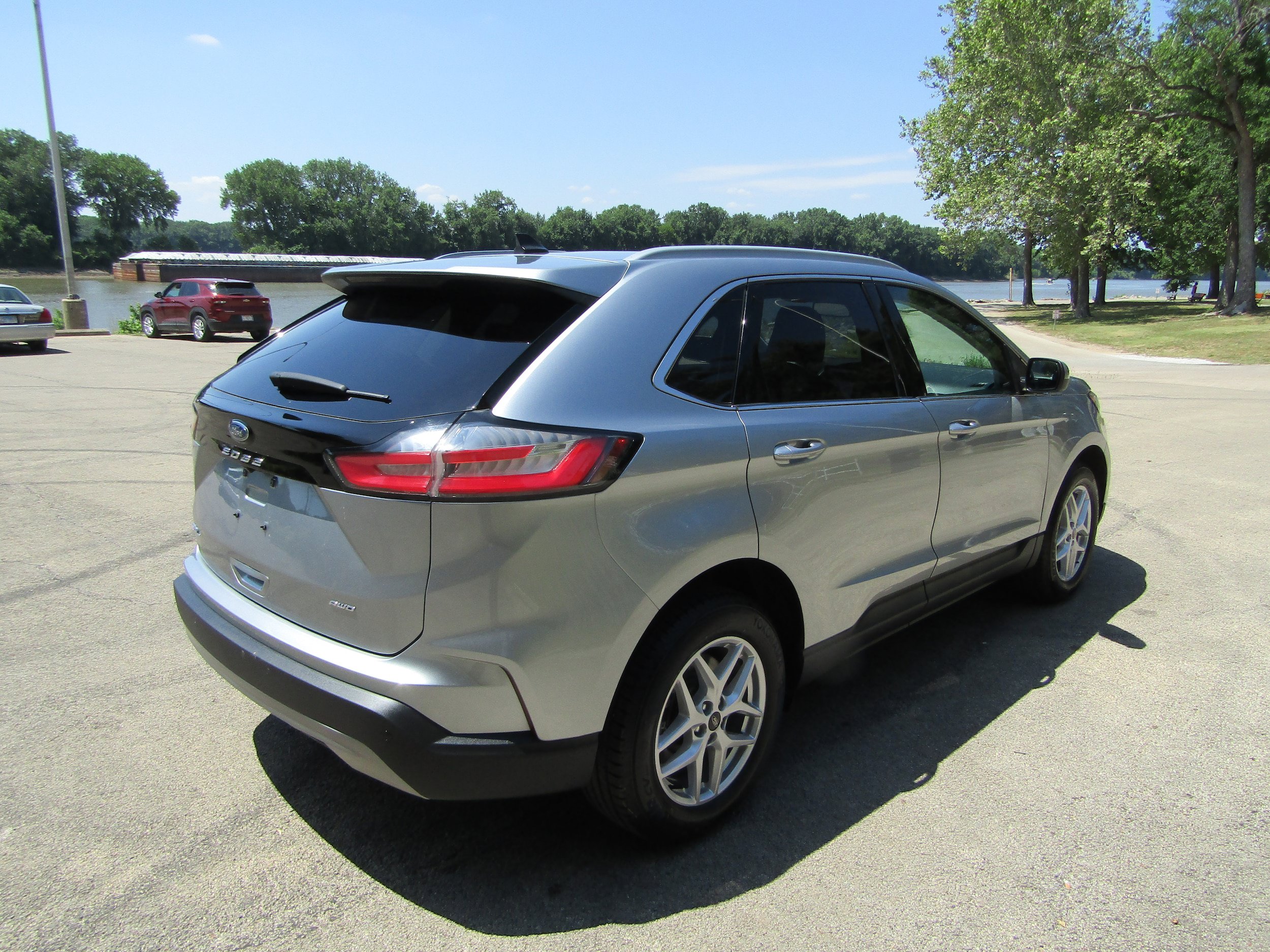 Used 2023 Ford Edge SEL w/ Convenience Package AWD/4WD image 4