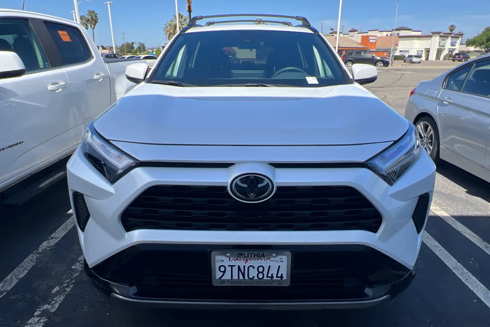 Used 2025 Toyota RAV4 SE AWD/4WD image 2