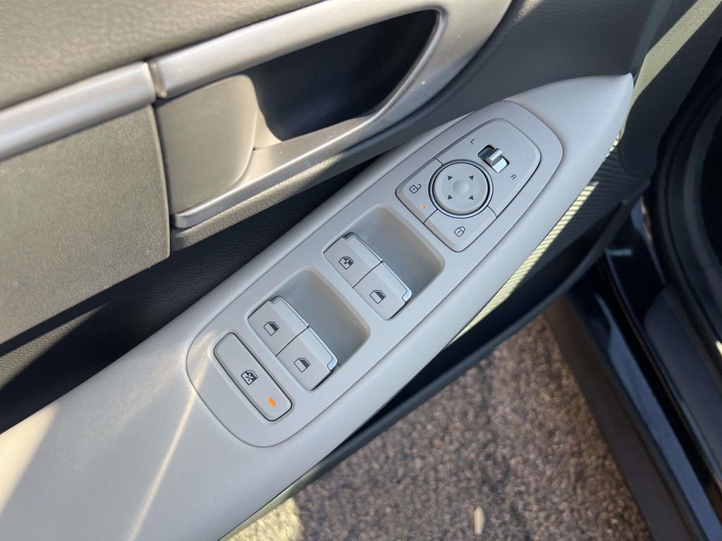 Certified 2025 Hyundai Sonata SE FWD image 16