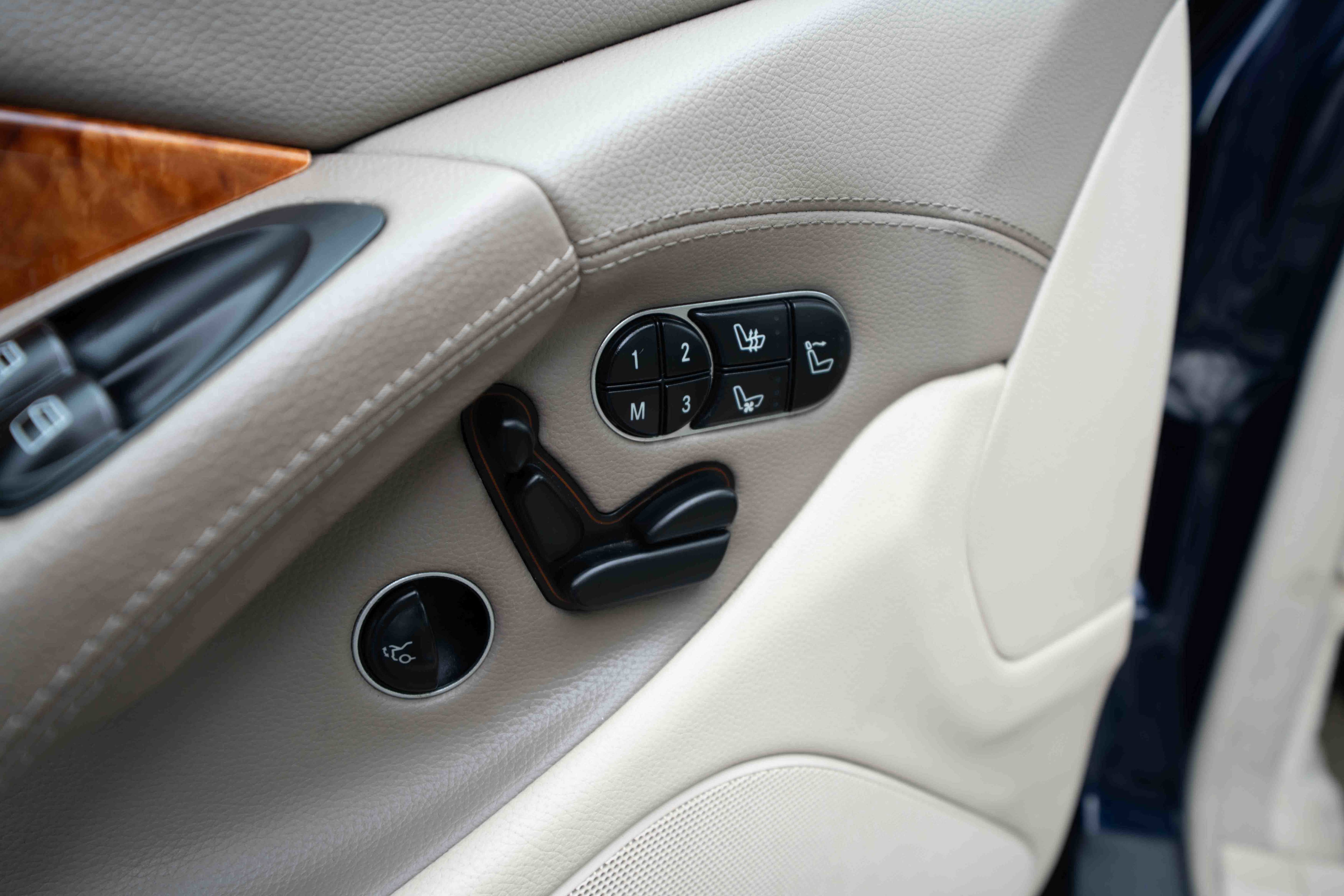 Used 2009 Mercedes-Benz SL 550 image 8