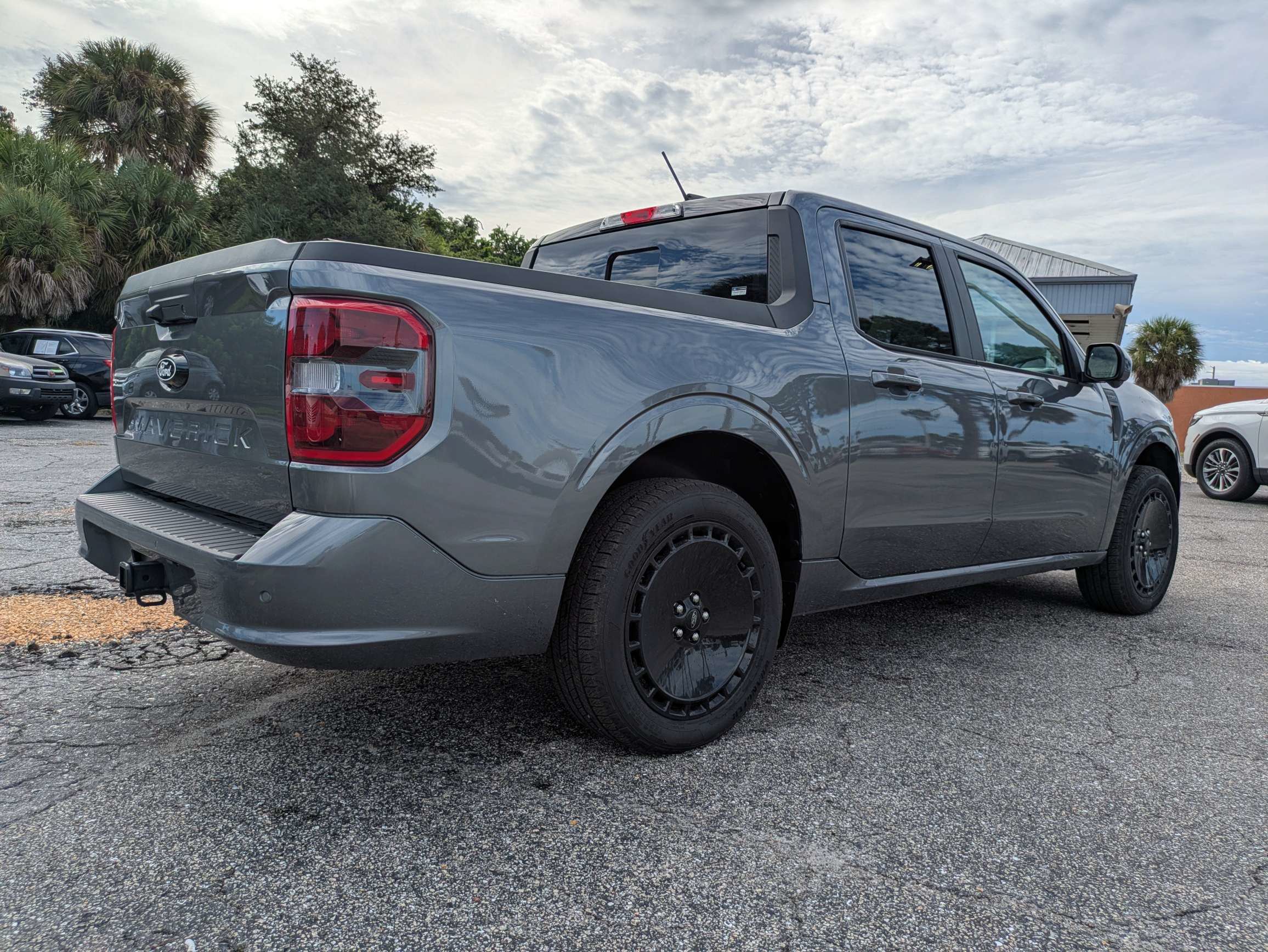 Used 2025 Ford Maverick Lobo AWD/4WD image 4