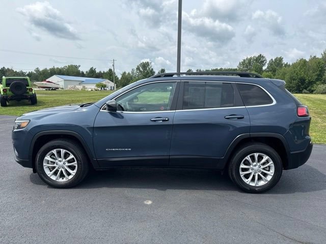 Used 2022 Jeep Cherokee Latitude AWD/4WD image 2