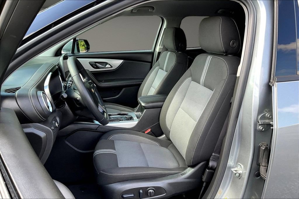 Used 2025 Chevrolet Blazer LT AWD/4WD image 24