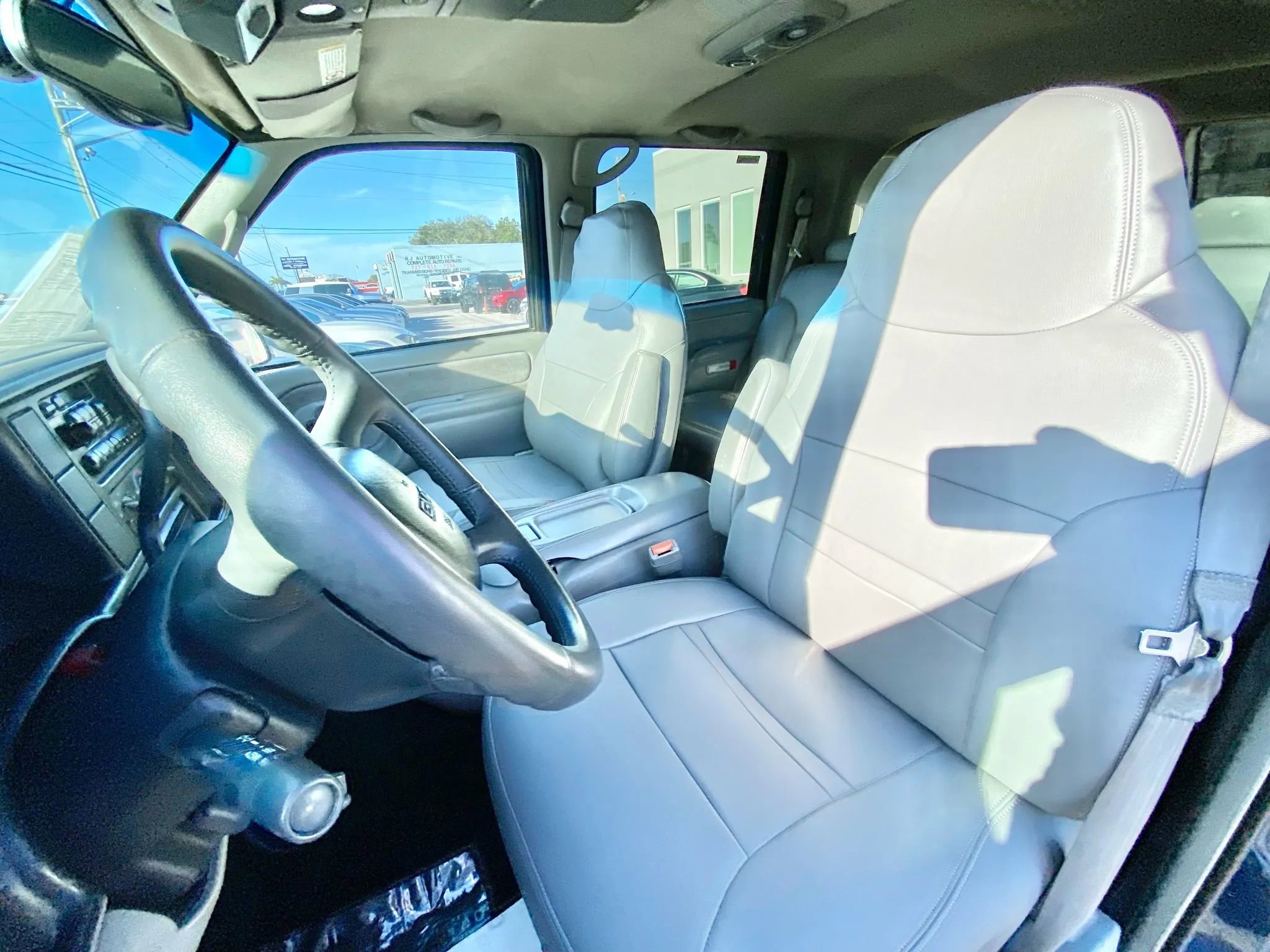 Used 1999 Chevrolet Tahoe Z71 w/ Preferred Equipment Group image 12