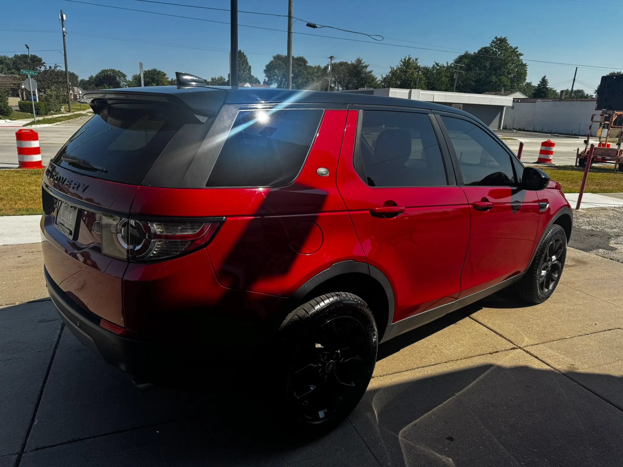 Used 2018 Land Rover Discovery Sport HSE AWD/4WD image 4