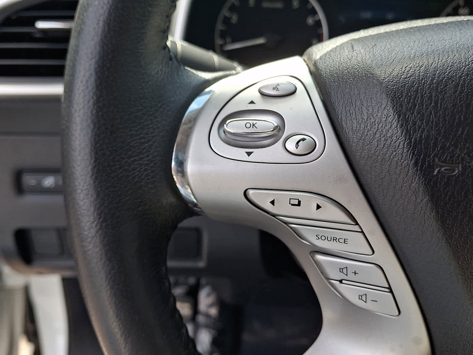 Used 2018 Nissan Murano SV w/ Premium Package FWD image 24