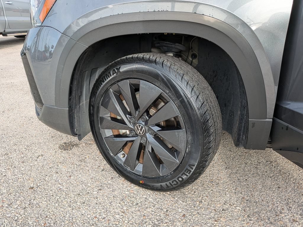Certified 2023 Volkswagen Taos S FWD image 32