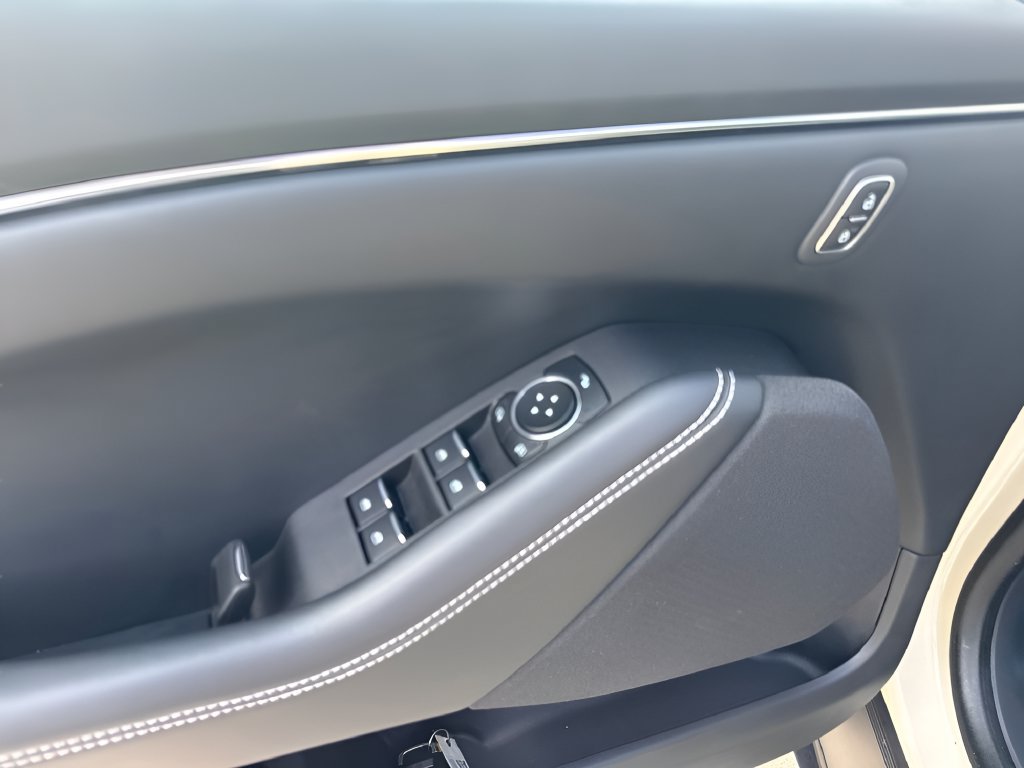 Used 2025 Ford Mustang Mach-E Select RWD image 16