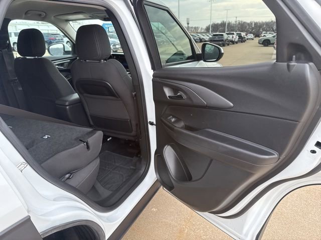 Used 2024 Chevrolet TrailBlazer LT w/ LT Cold Weather Package FWD image 39