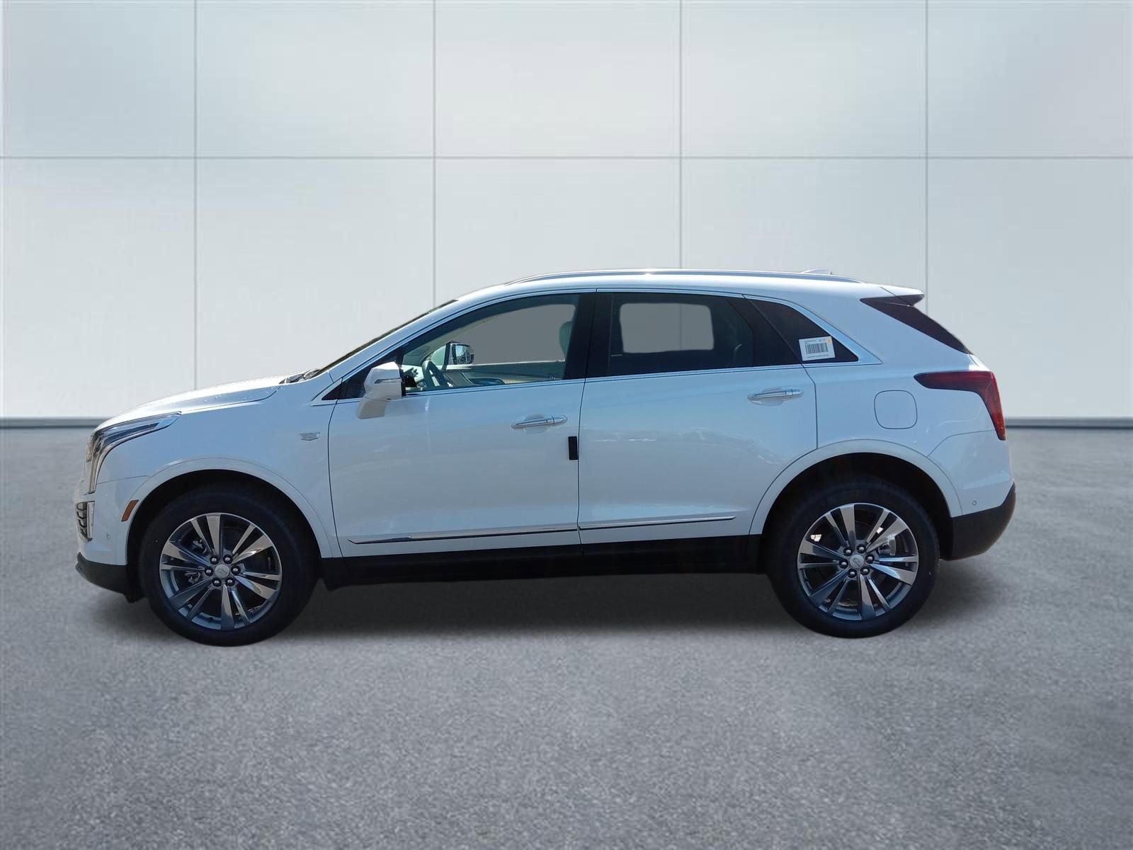 New 2026 Cadillac XT5 Premium Luxury image 2