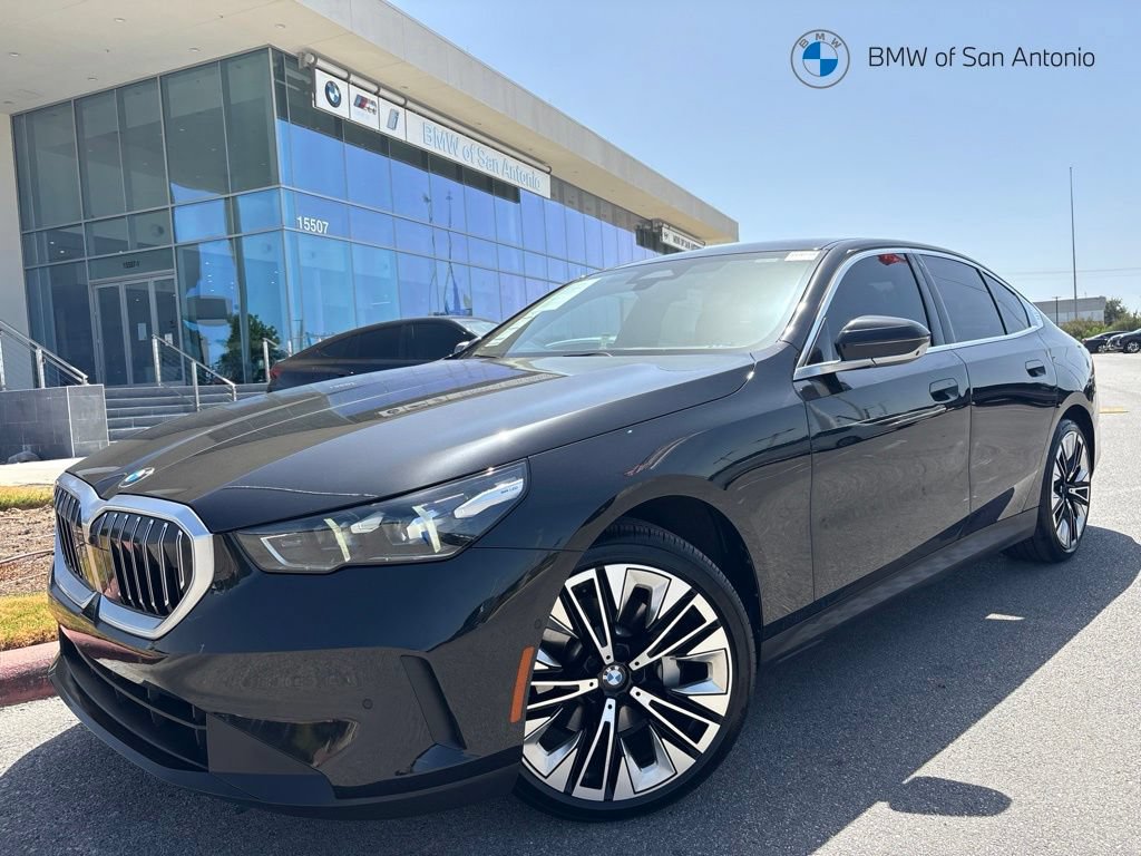Certified 2026 BMW 530i w/ Premium Package RWD image 1