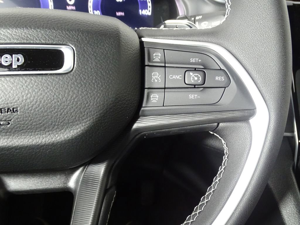 New 2025 Jeep Grand Cherokee L Laredo image 28