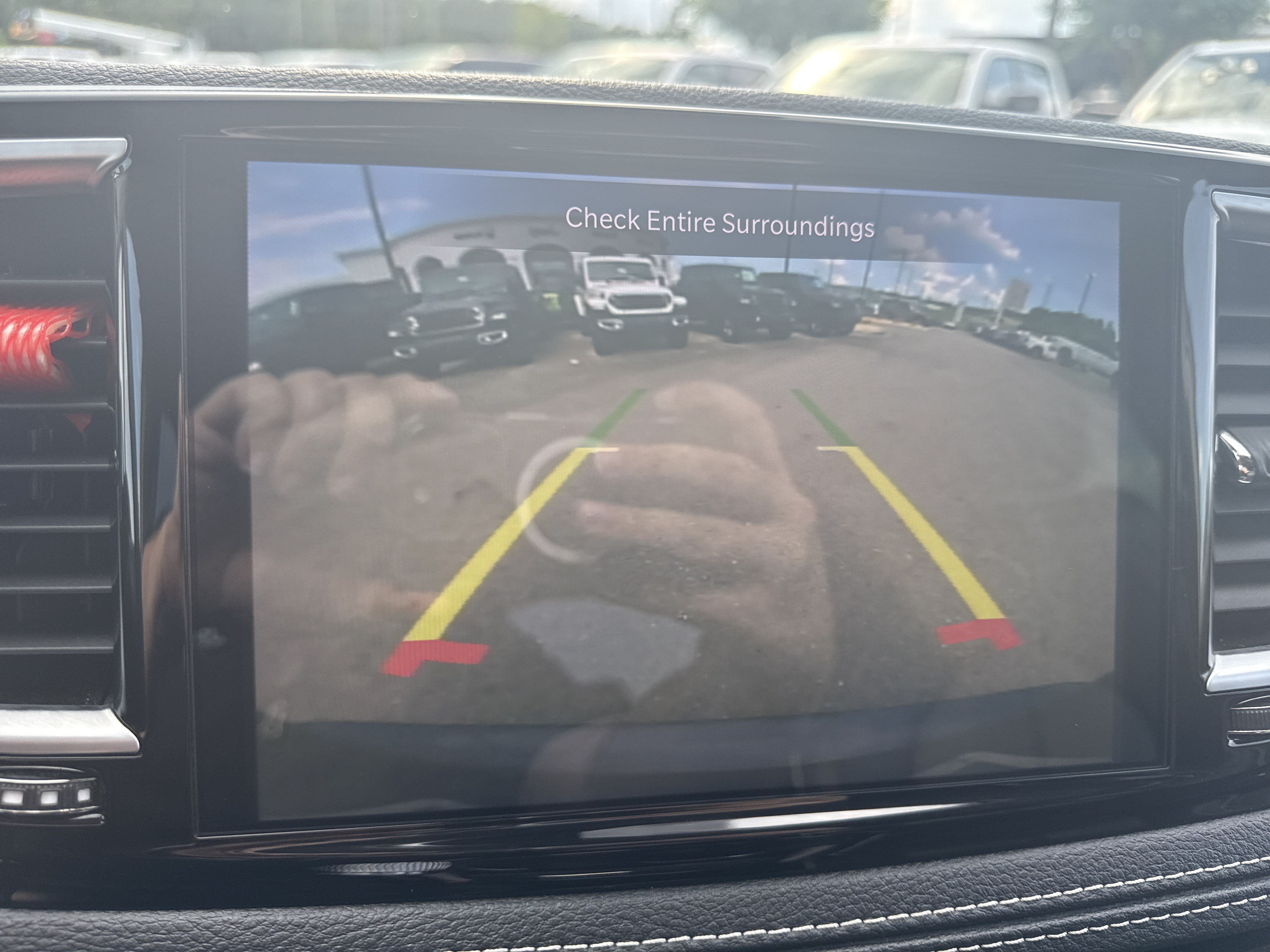 Used 2023 Chrysler Pacifica Limited FWD image 31
