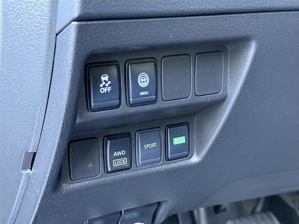 Used 2021 Nissan Rogue Sport S image 9