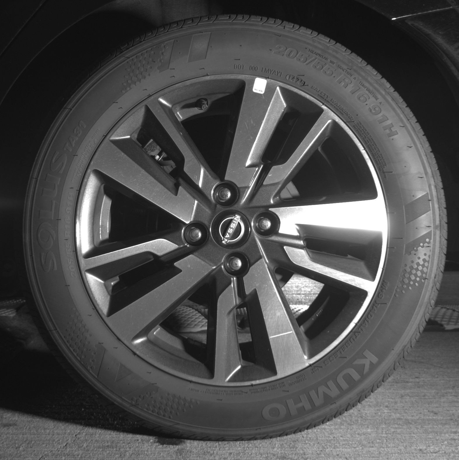 Used 2025 Nissan Versa SV image 14