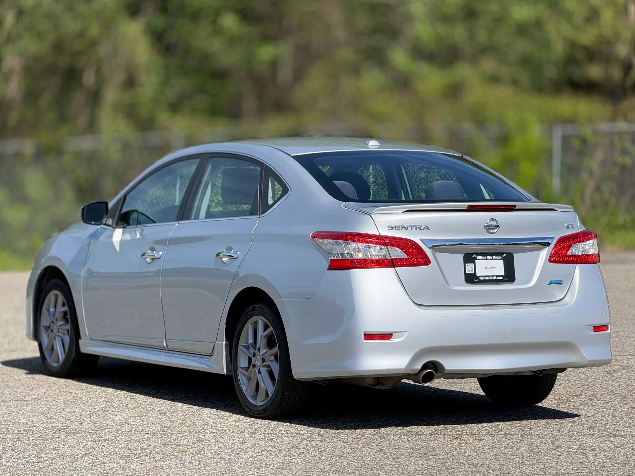 Used 2014 Nissan Sentra SR w/ SR Driver Package FWD image 10