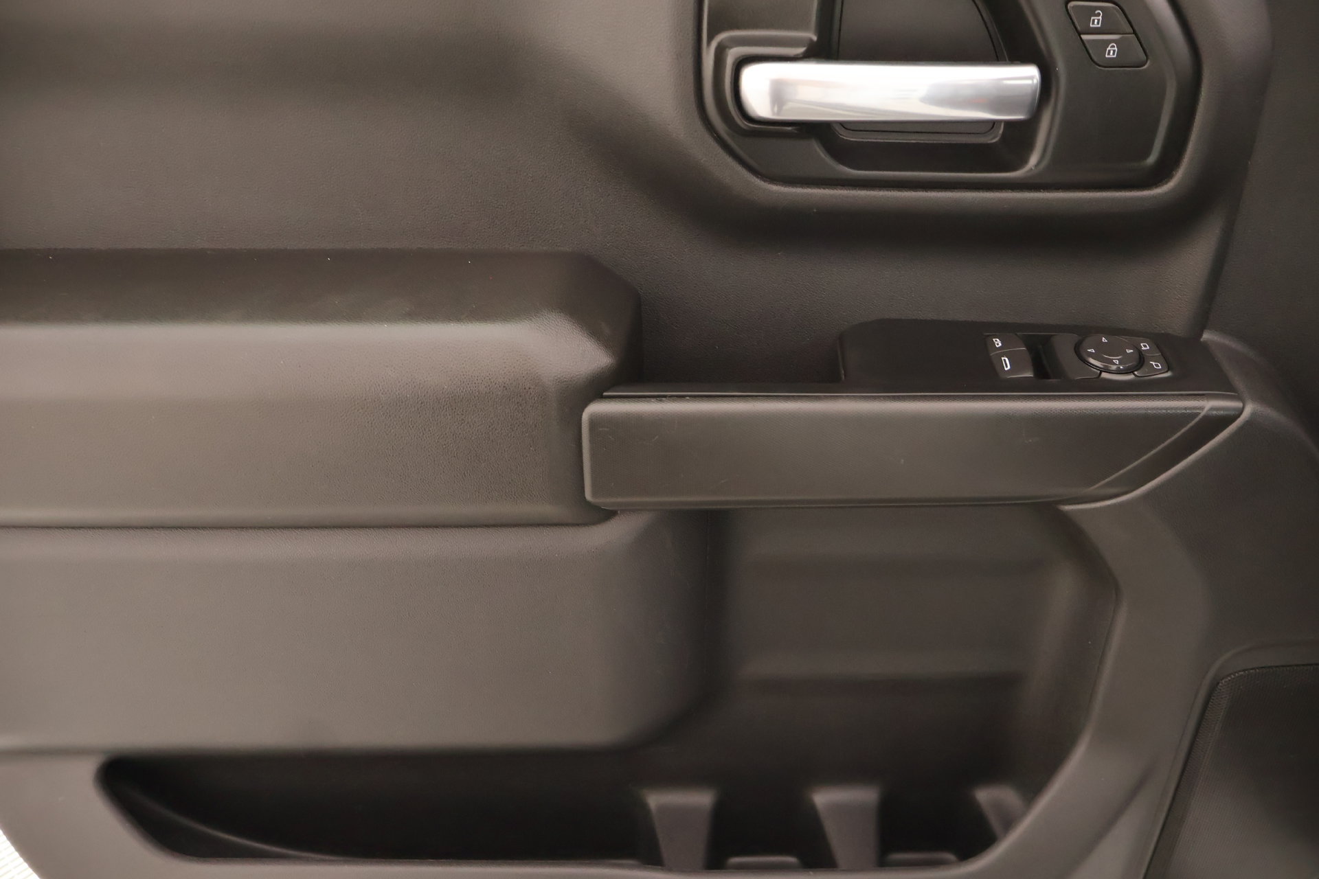 Used 2025 Chevrolet Silverado 1500 W/T RWD image 12