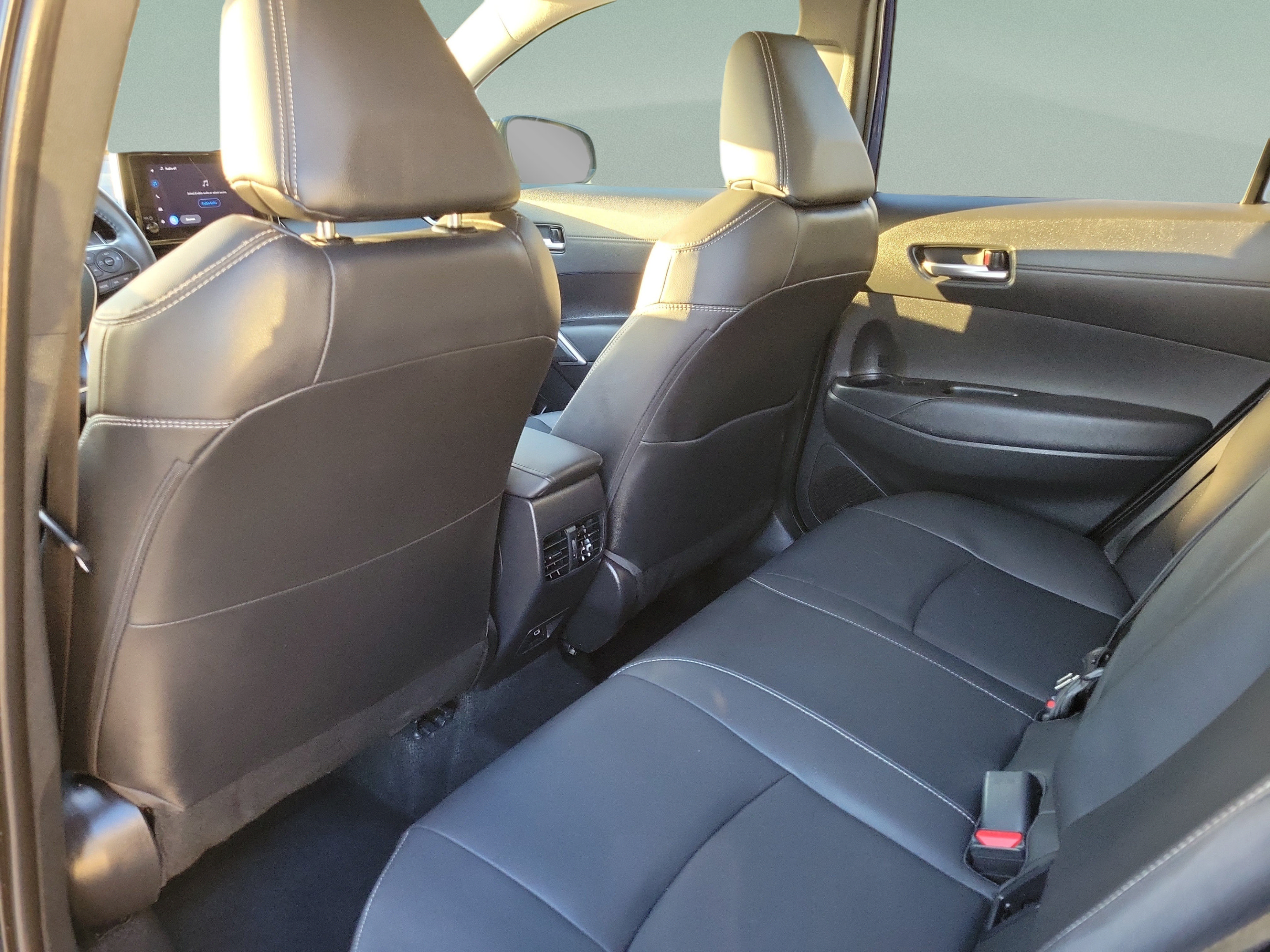 Used 2024 Toyota Corolla Cross XLE FWD image 6