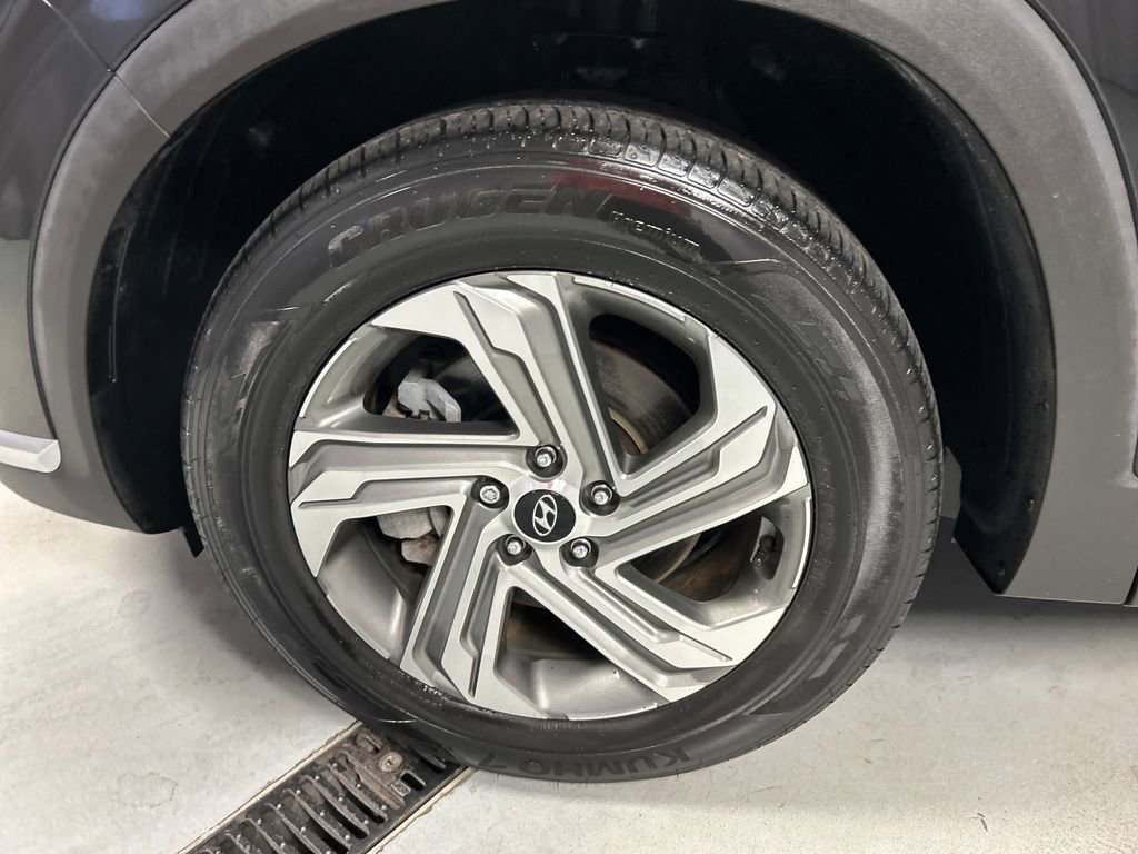 Used 2022 Hyundai Santa Fe SEL w/ Convenience Package image 9