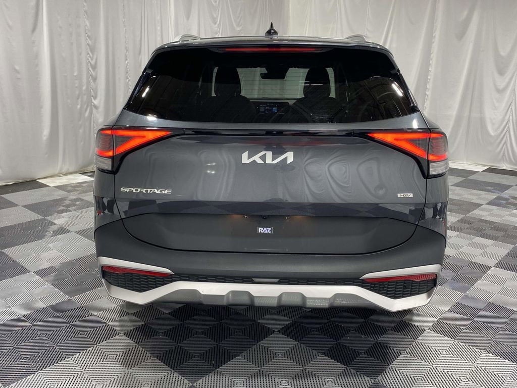 Used 2023 Kia Sportage EX AWD/4WD image 3