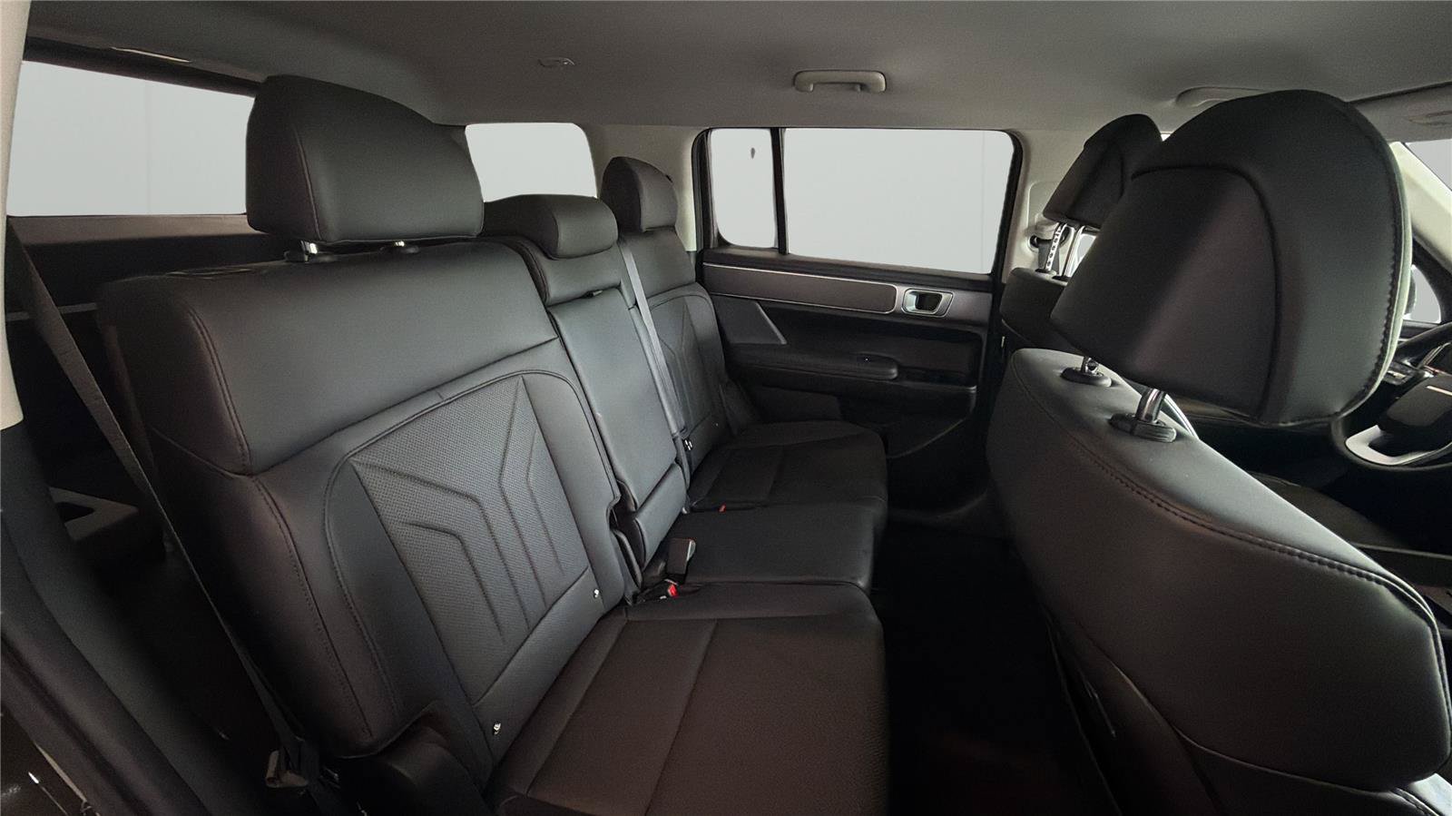 Certified 2025 Hyundai Santa Fe SEL FWD image 13