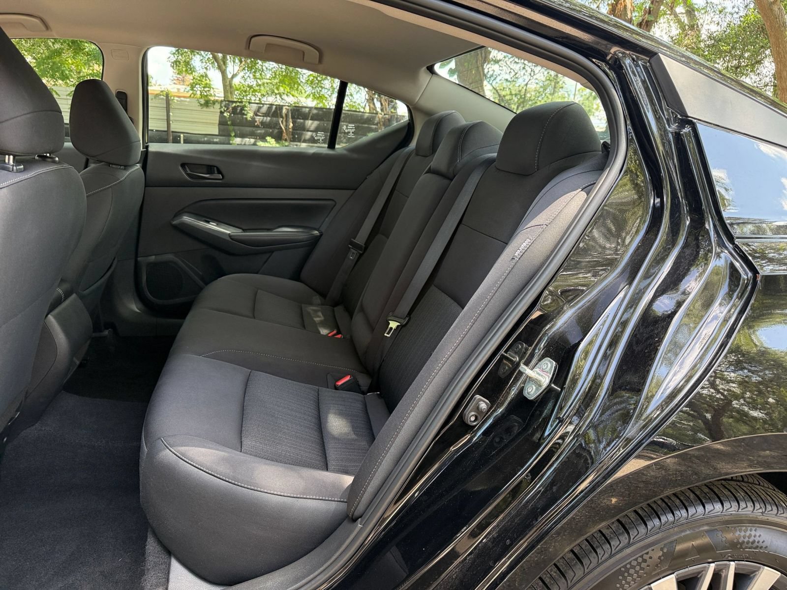 Used 2025 Nissan Altima 2.5 SV FWD image 36