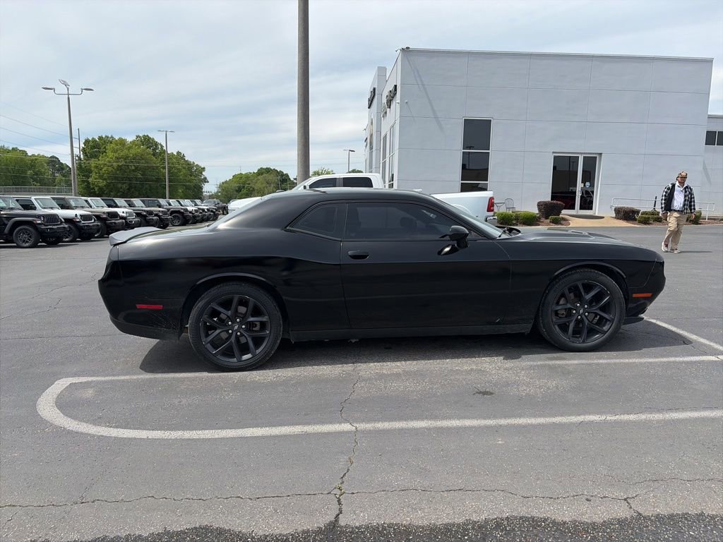 Used 2021 Dodge Challenger SXT w/ Blacktop Package image 8