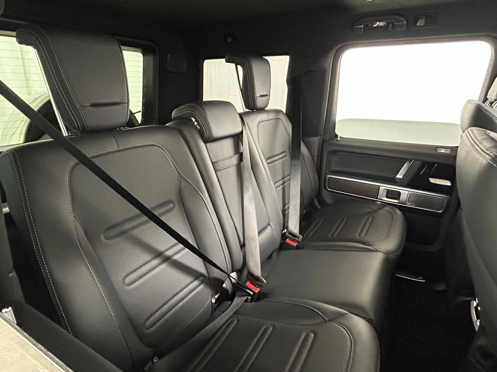 Used 2025 Mercedes-Benz G 550 image 40