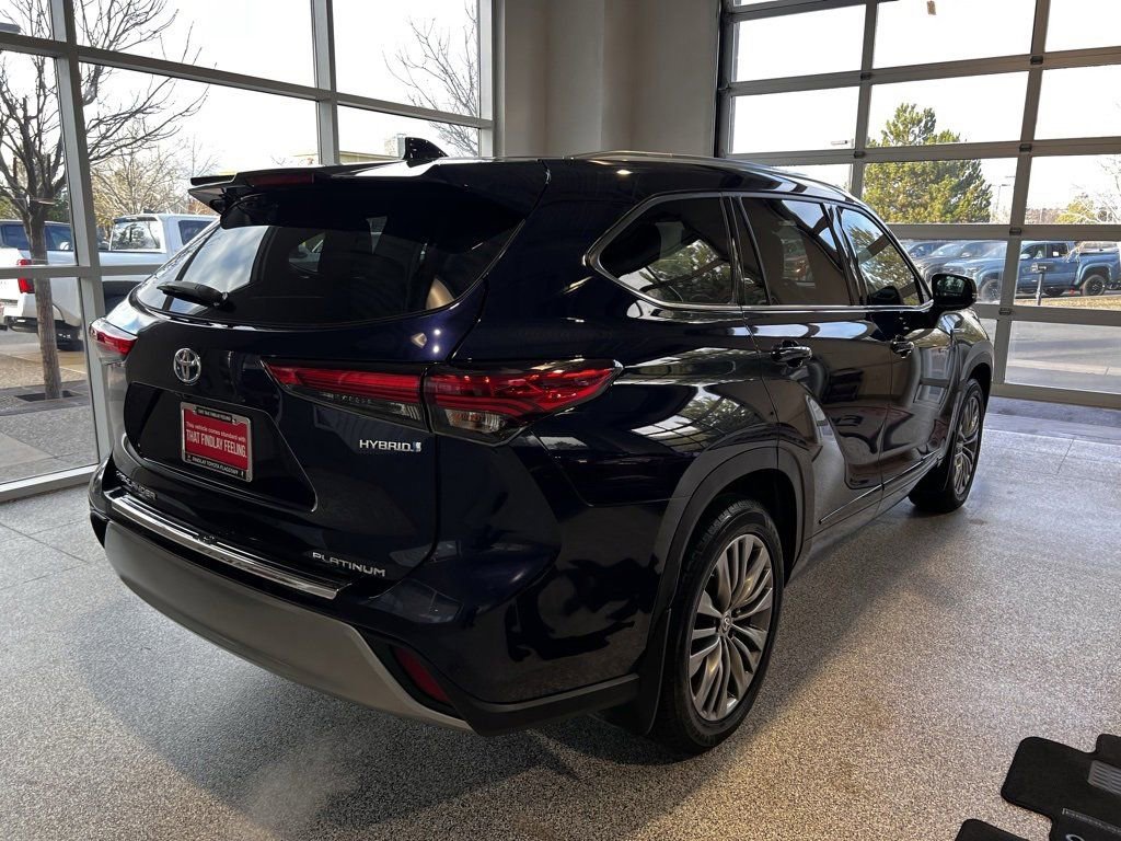Certified 2020 Toyota Highlander Platinum image 6