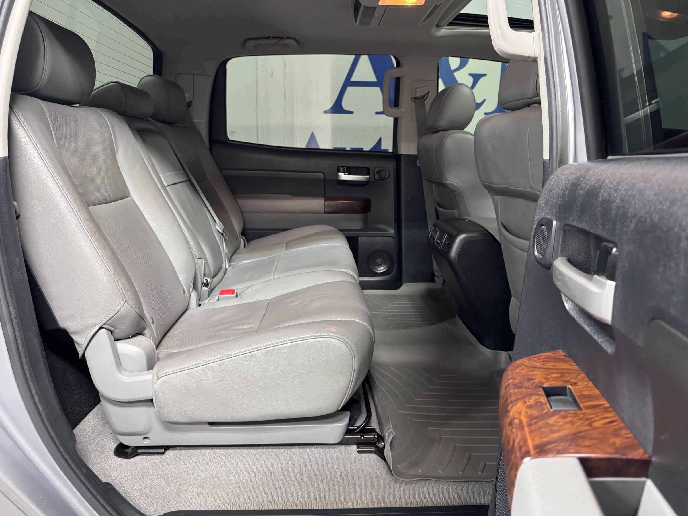Used 2010 Toyota Tundra Limited AWD/4WD image 16