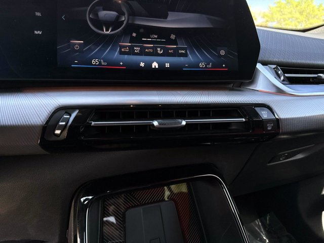 Used 2025 BMW X2 xDrive28i w/ Technology Package image 28