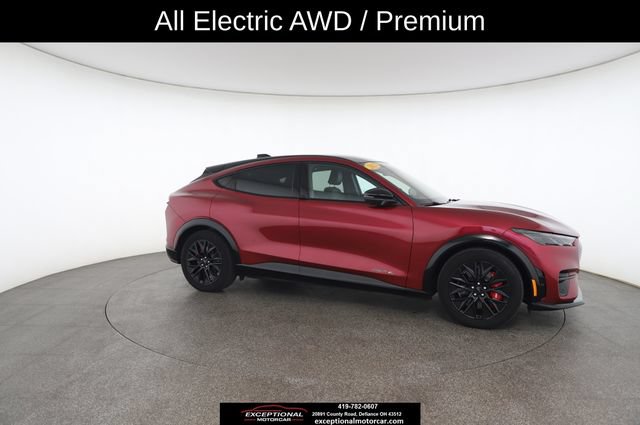 Used 2025 Ford Mustang Mach-E Premium w/ Sport Appearance Package AWD/4WD image 25
