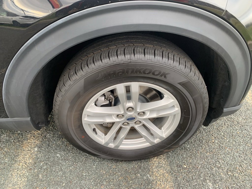 Used 2022 Ford Explorer XLT w/ Equipment Group 202A image 9