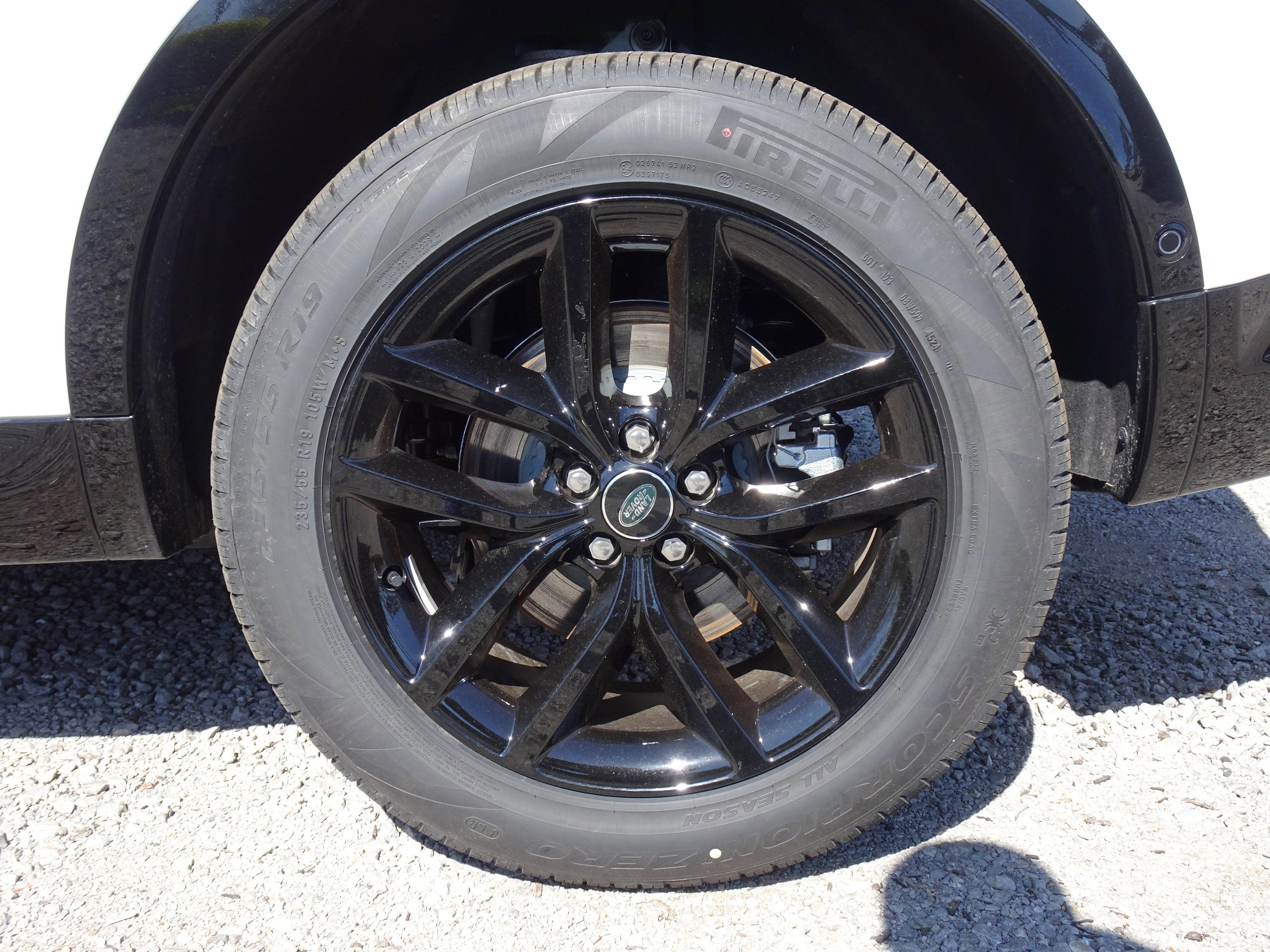 New 2025 Land Rover Discovery Sport Dynamic SE image 6