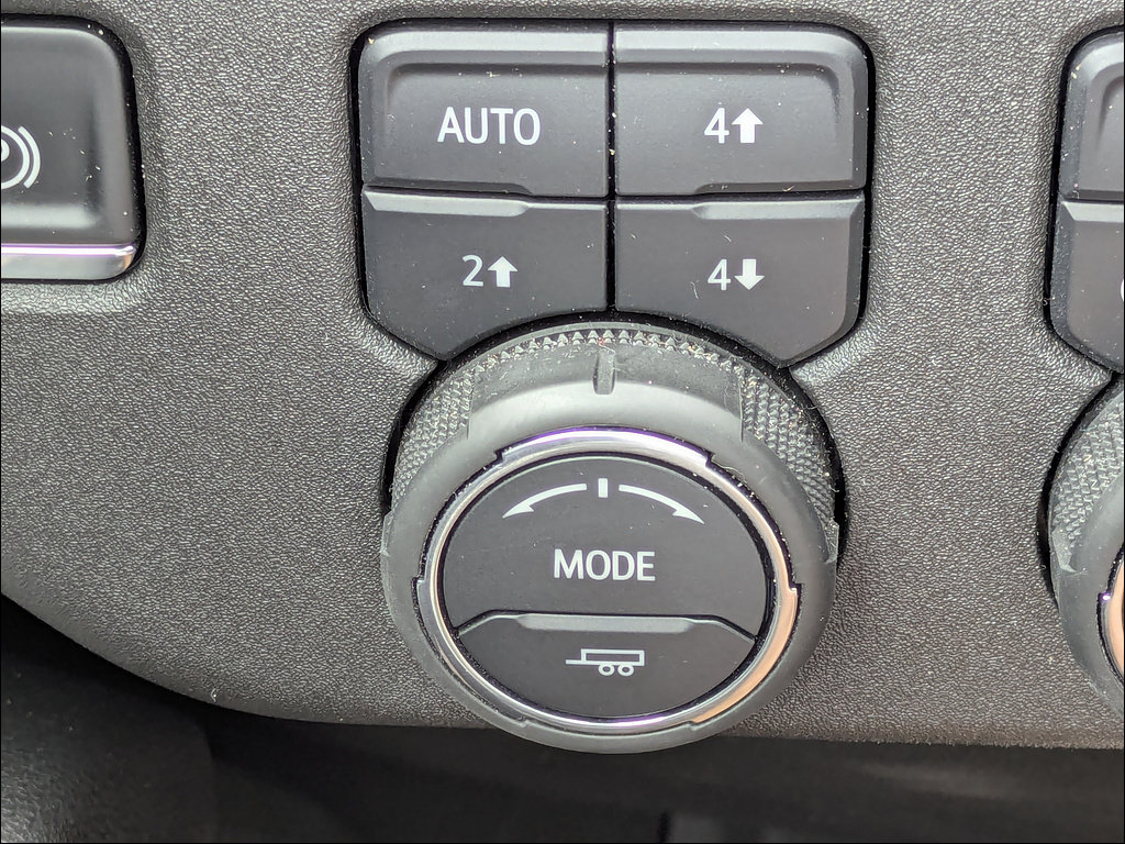 Used 2025 Chevrolet Silverado 1500 High Country AWD/4WD image 30