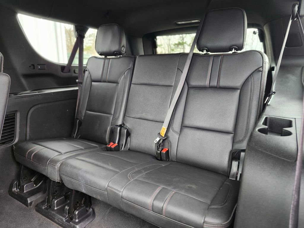 Used 2024 Chevrolet Suburban RST w/ Luxury Package image 16