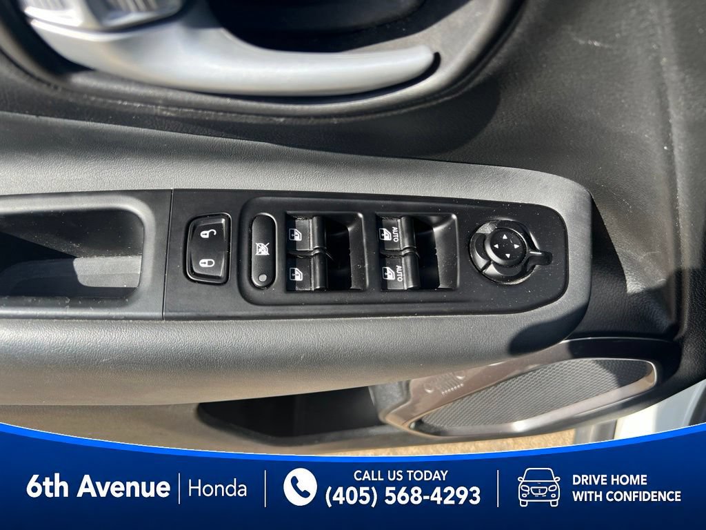 Used 2023 Jeep Renegade Latitude AWD/4WD image 21