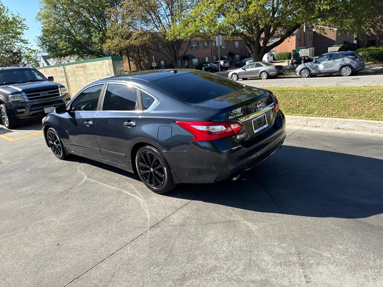 Used 2016 Nissan Altima 2.5 SL w/ 2.5 Technology Package FWD image 8