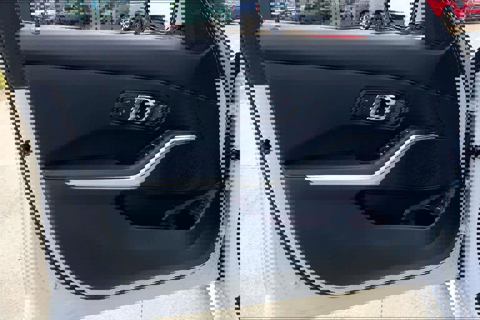 Used 2024 BMW 330i Sedan image 25