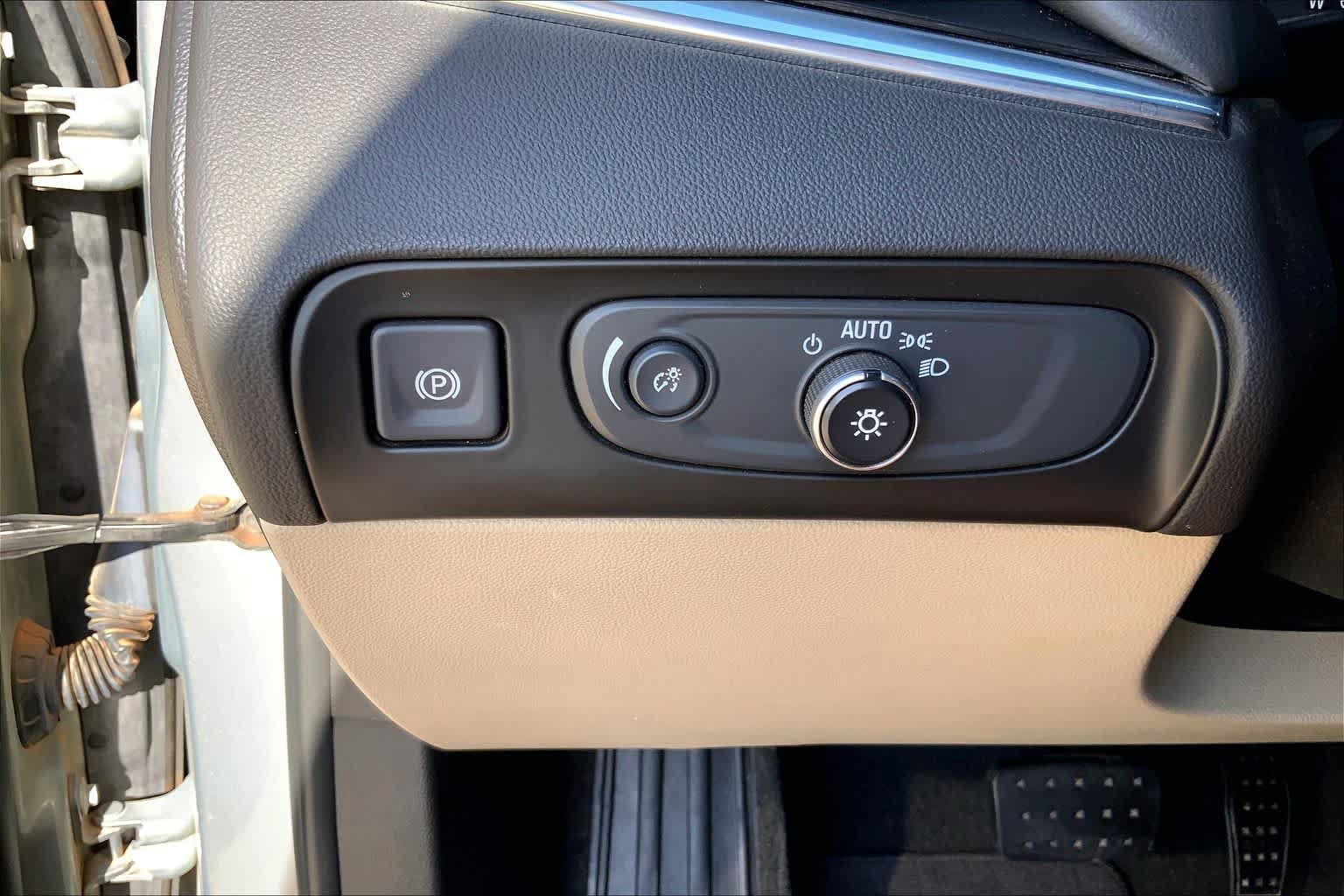 Used 2019 Buick Enclave Premium w/ Experience Buick Package AWD/4WD image 32