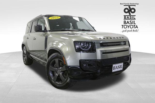 Used 2023 Land Rover Defender 110 X-Dynamic SE image 2